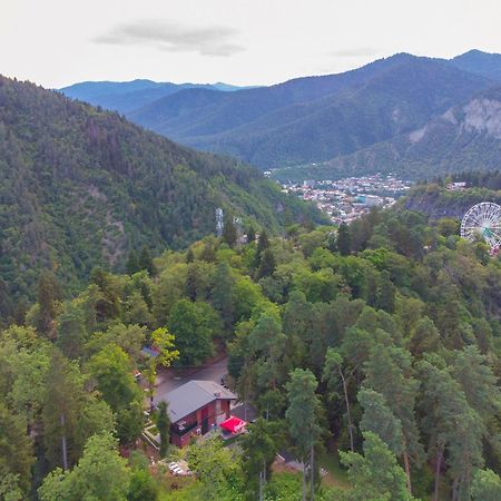 Hotel Evergreen Borjomi ภายนอก รูปภาพ