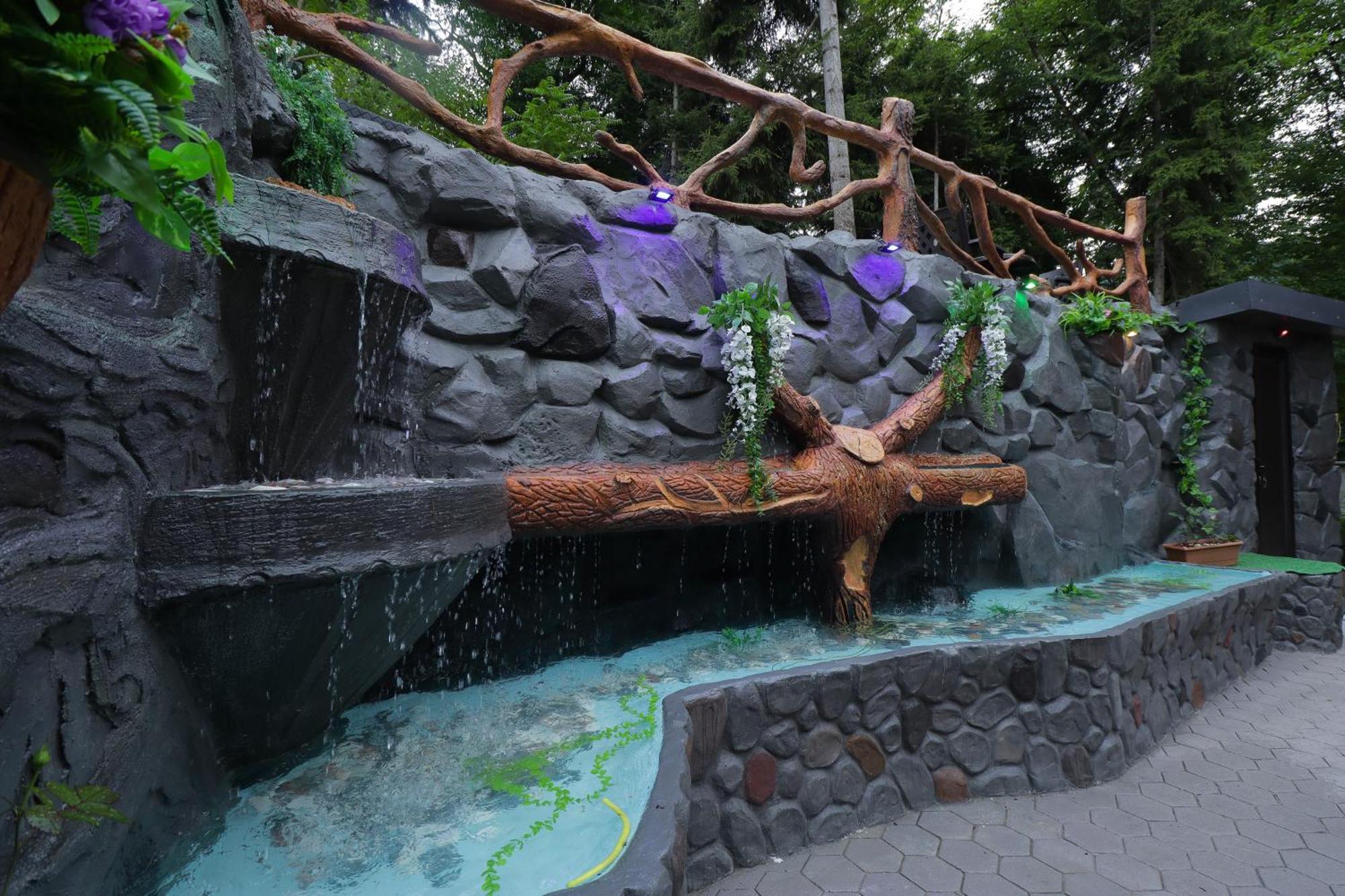 Hotel Evergreen Borjomi ภายนอก รูปภาพ