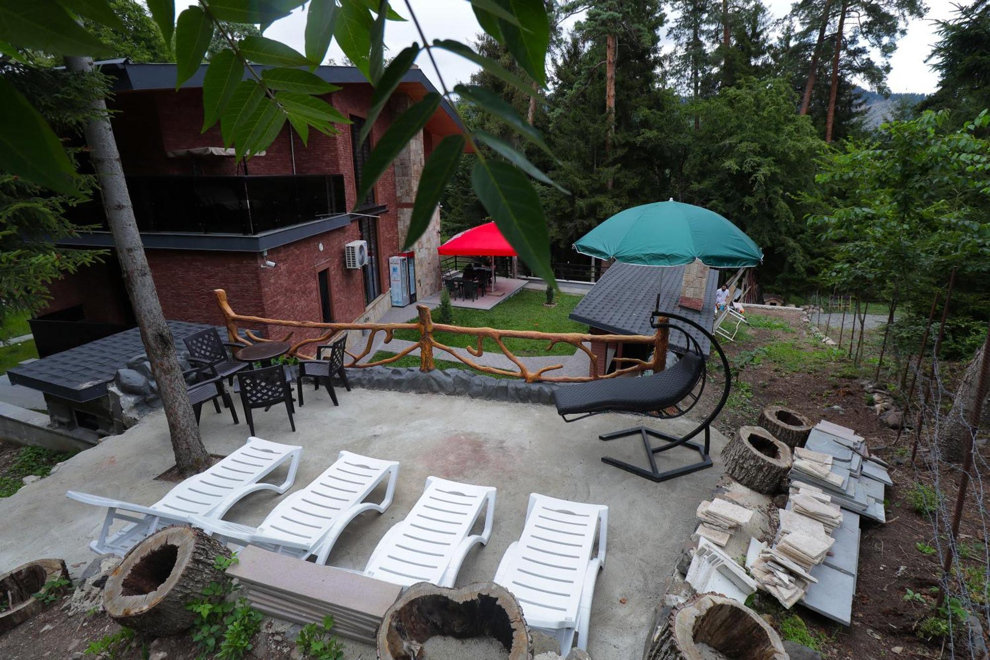 Hotel Evergreen Borjomi ภายนอก รูปภาพ
