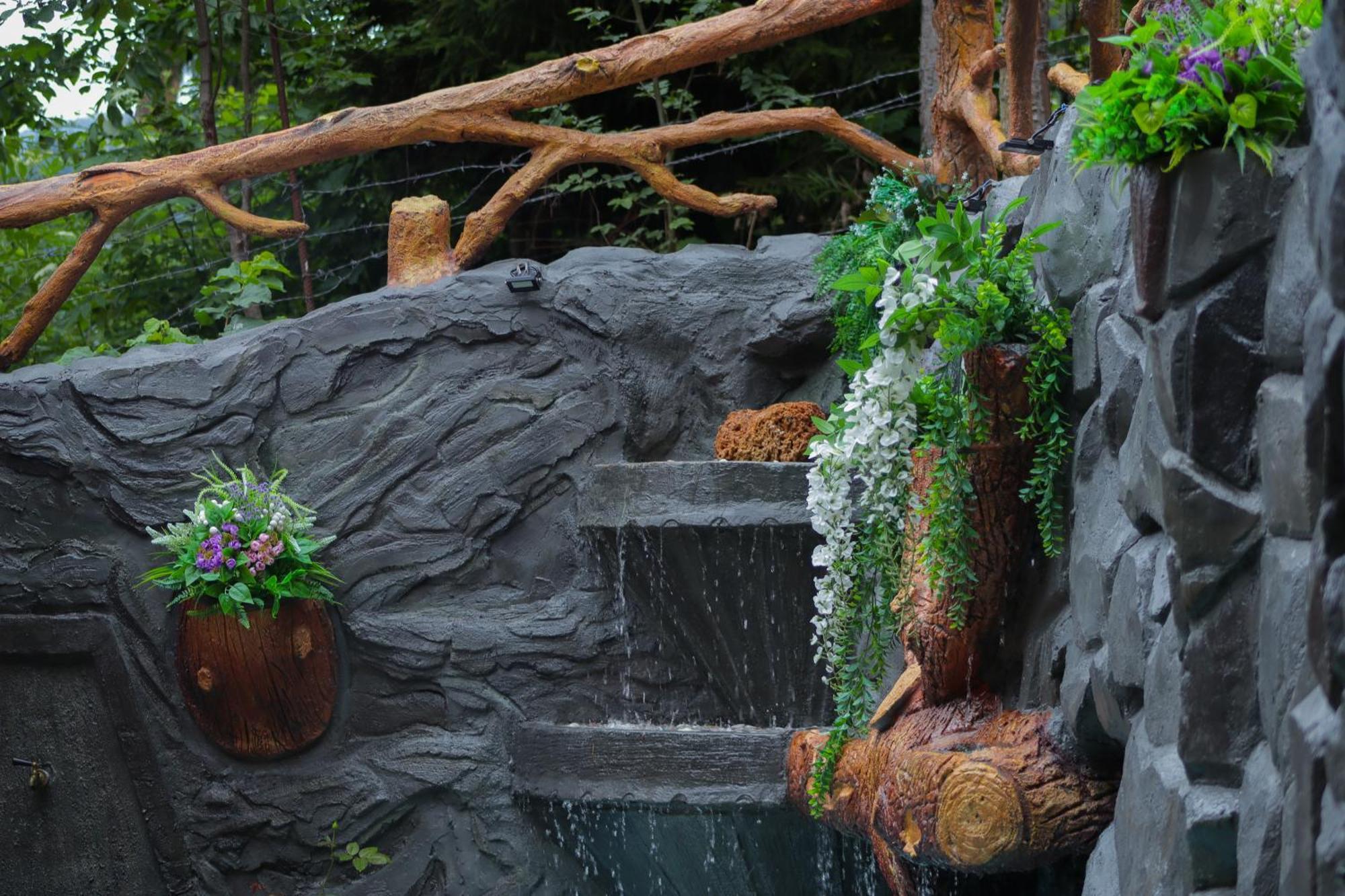 Hotel Evergreen Borjomi ภายนอก รูปภาพ