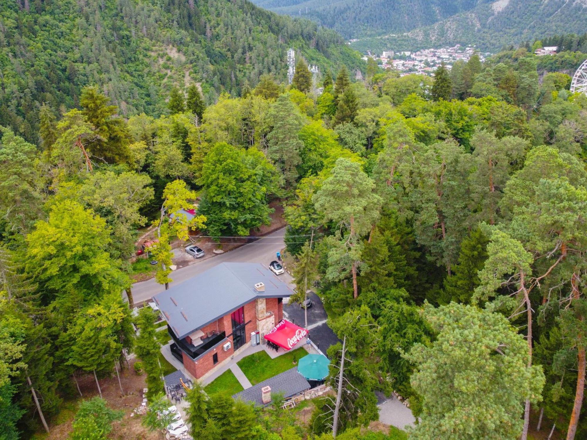 Hotel Evergreen Borjomi ภายนอก รูปภาพ